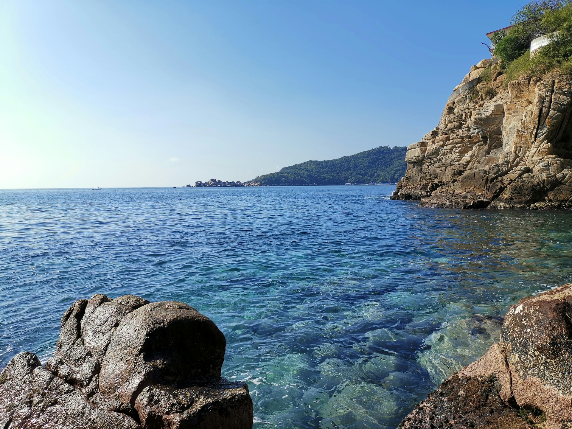 coastal rocks during daytime